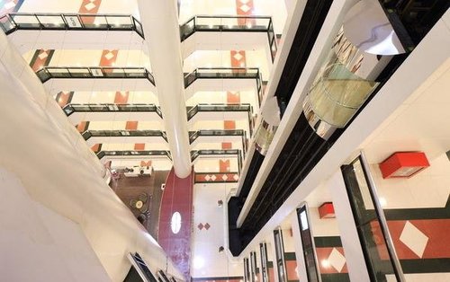 信誉平台厅门和轿门的保养要注意什么